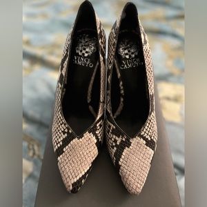 NWB Vince Camino Ishani heels